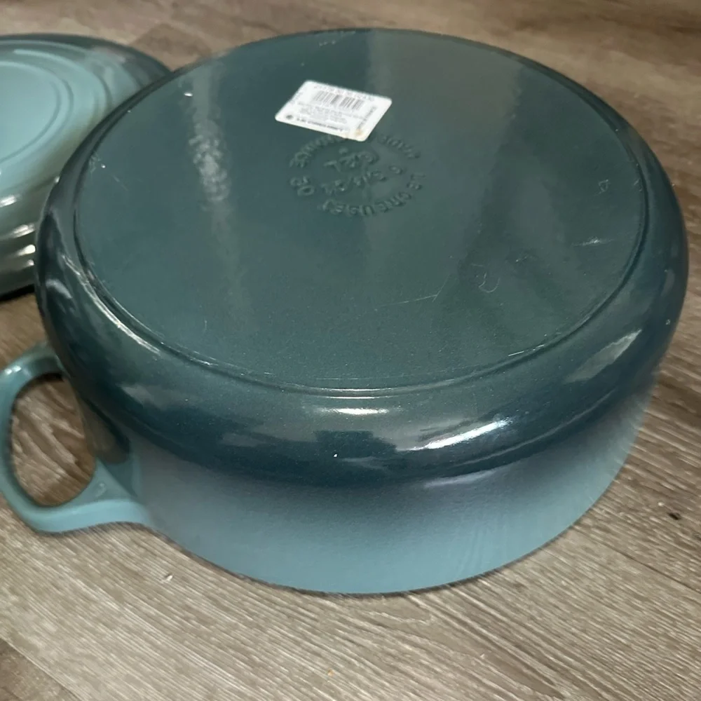 Le Creuset Teal Enameled Cast Iron Dutch Oven color OCEAN made in France